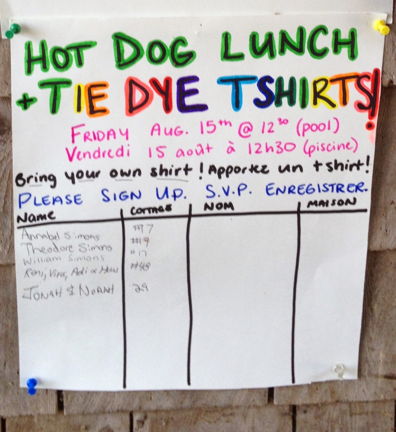 Hot Dog Lunch & Tie Dye T-Shirts – vendredi 15 août à 12:30 (piscine)